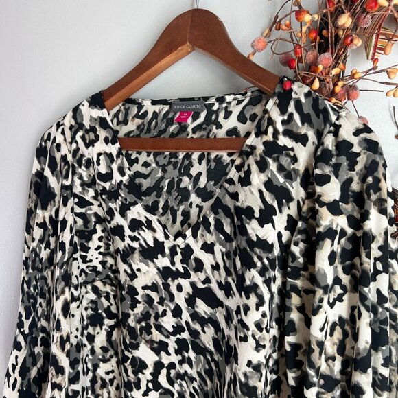 Vince Camuto Womens Loose Raglan Animal Print Blouse XS Natural Taupe - Picture 3 of 11